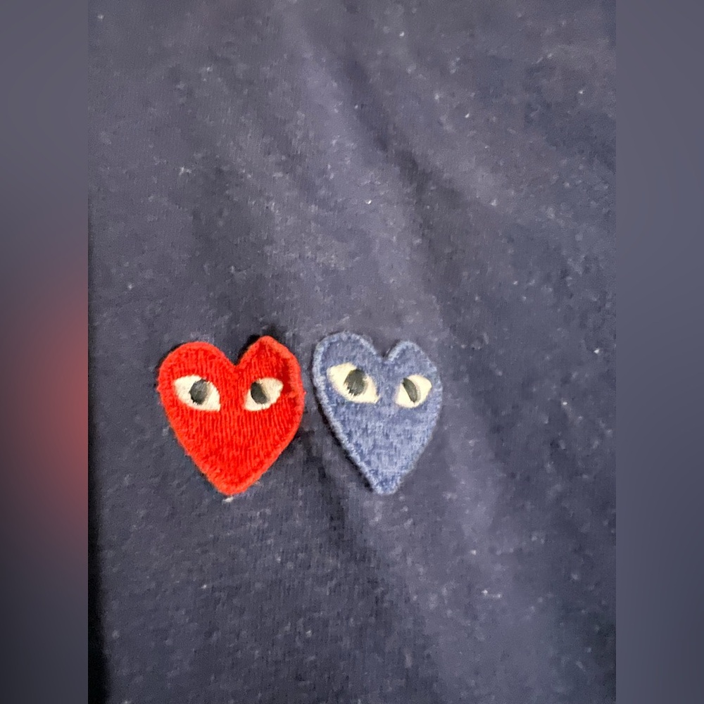 Comme des Garcons Navy Blue Tee with Heart Motif - Picture 5 of 9